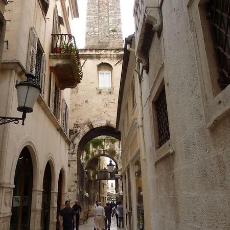 Diocletian'S Palace Apartments Split Exterior photo