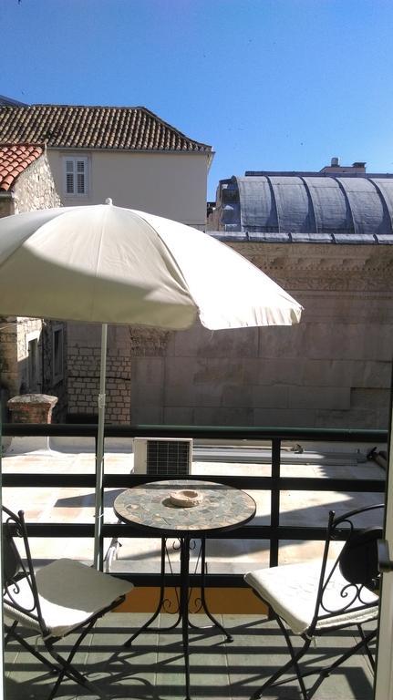 Diocletian'S Palace Apartments Split Exterior photo